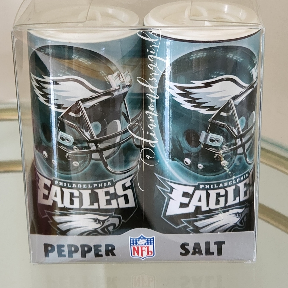 !!SOLD!! PHILADELPHIA EAGLES Game Day Salt & Pepper Shakers NFL NEW! - Picture 1 of 9